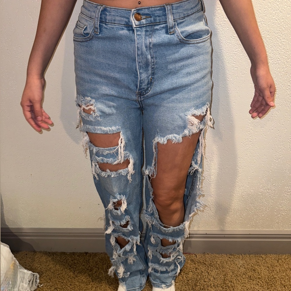 light washed baggy ripped jeans size 7